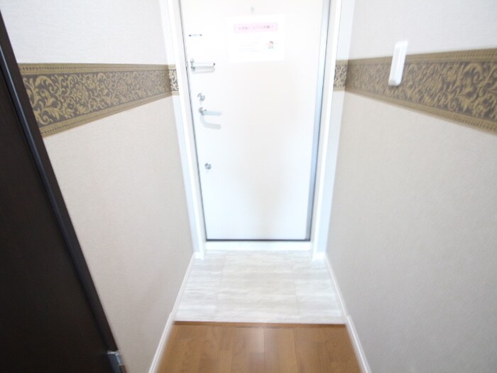 物件内観写真17　(玄関)