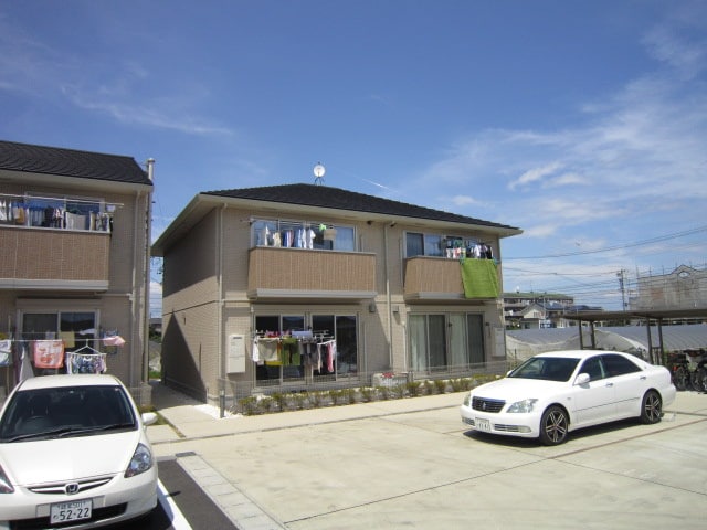 ロイヤルガ－デンしおん館の物件外観写真