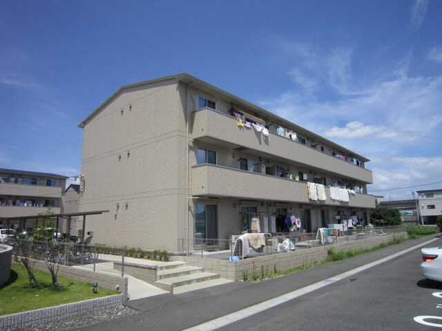 ロイヤルガ－デンなでしこ館の物件外観写真