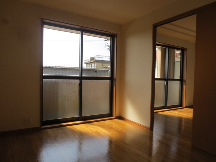 物件内観写真8　(居室)