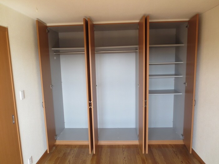 物件内観写真12　(収納)