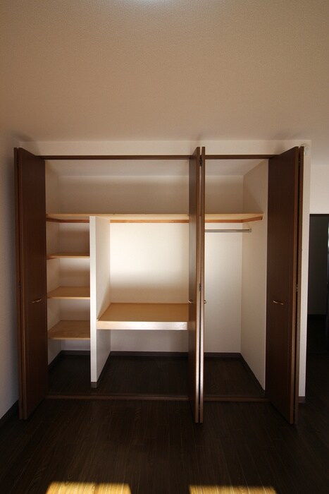 物件内観写真16　(収納)