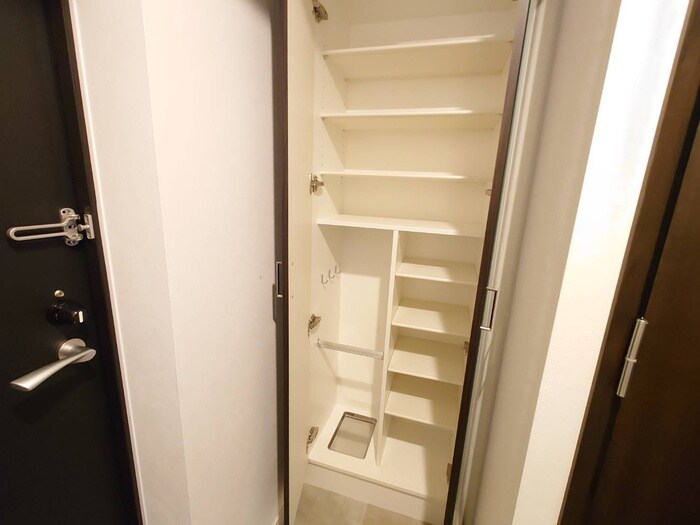 物件内観写真10　(靴箱)