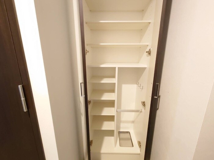 物件内観写真18　(靴箱)