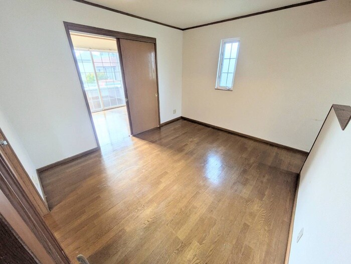 物件内観写真8　(居室)