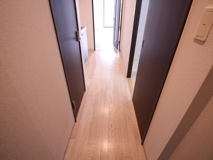 物件内観写真9　(廊下)