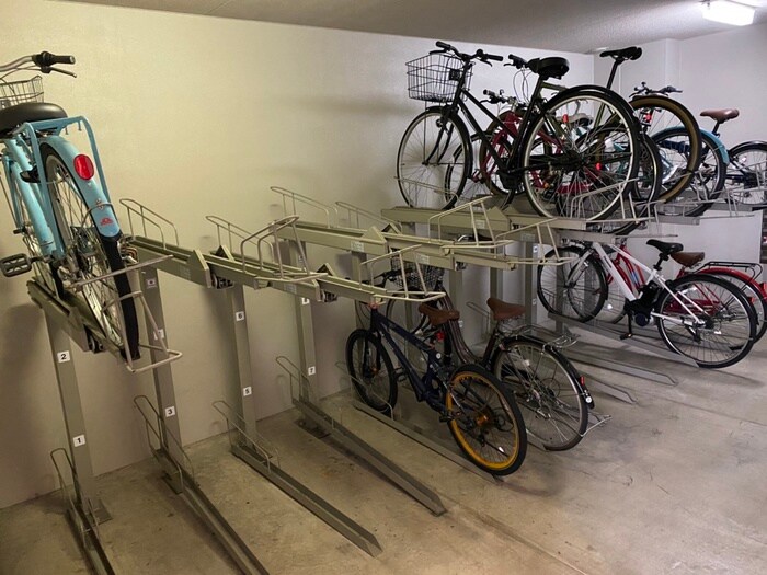 物件外観写真6　(駐輪場)