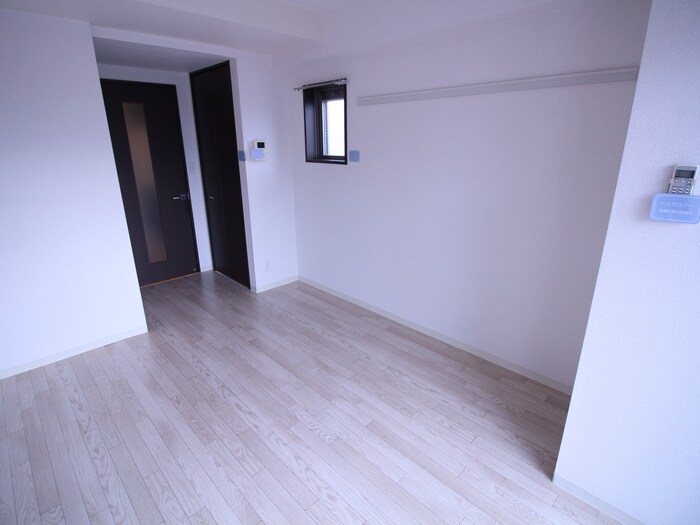 物件内観写真18　(居室)