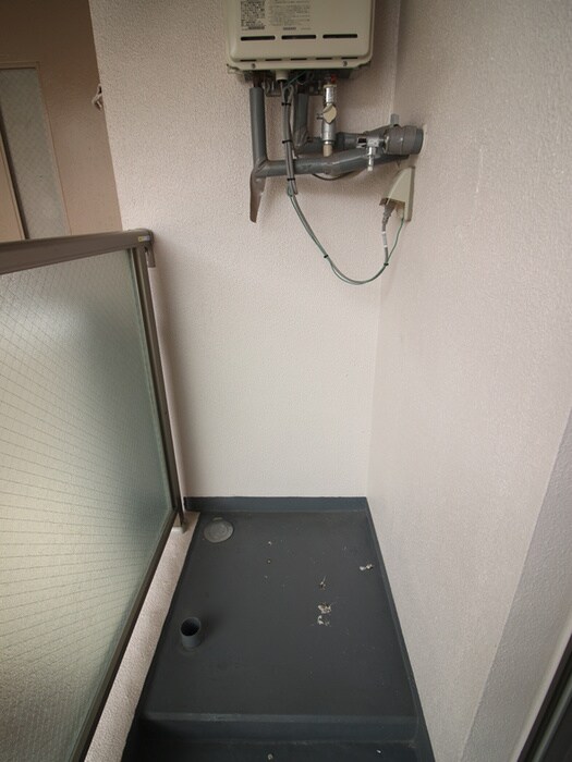 物件内観写真15　(洗濯機置場)