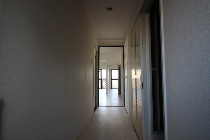 物件内観写真17　(廊下)
