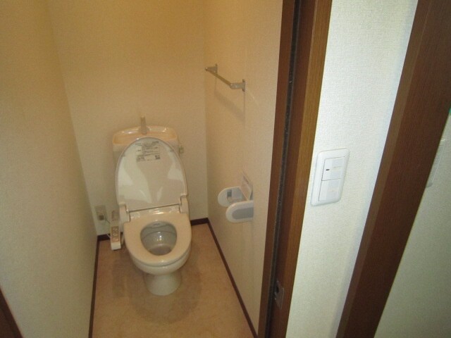 物件内観写真5　(トイレ)