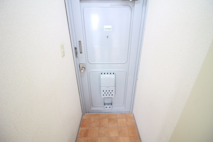 物件内観写真13　(玄関)