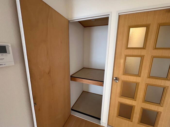 物件内観写真11　(収納)