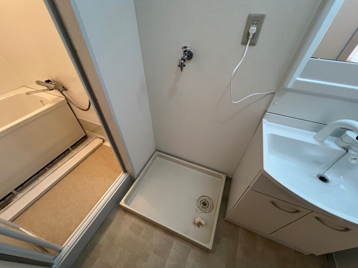 物件内観写真15　(洗濯機置場)