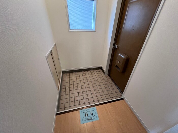 物件内観写真19　(玄関)
