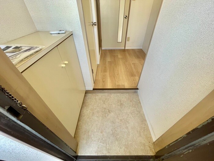 物件内観写真17　(玄関)