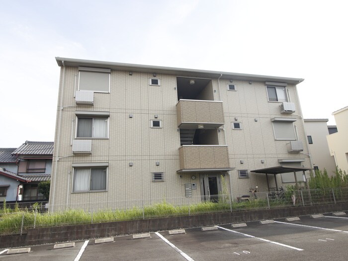 物件外観写真2　(外観写真)