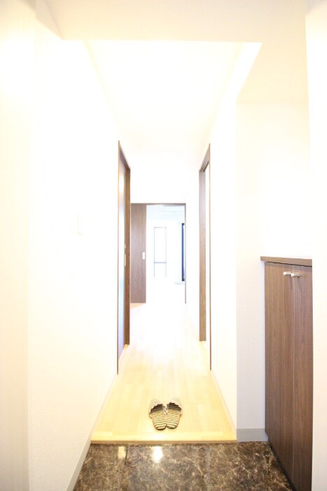 物件内観写真15　(玄関)