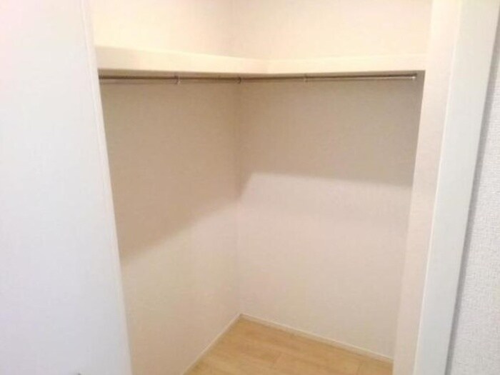 物件内観写真5　(収納)