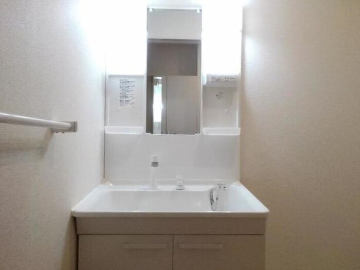 物件内観写真9　(洗面)