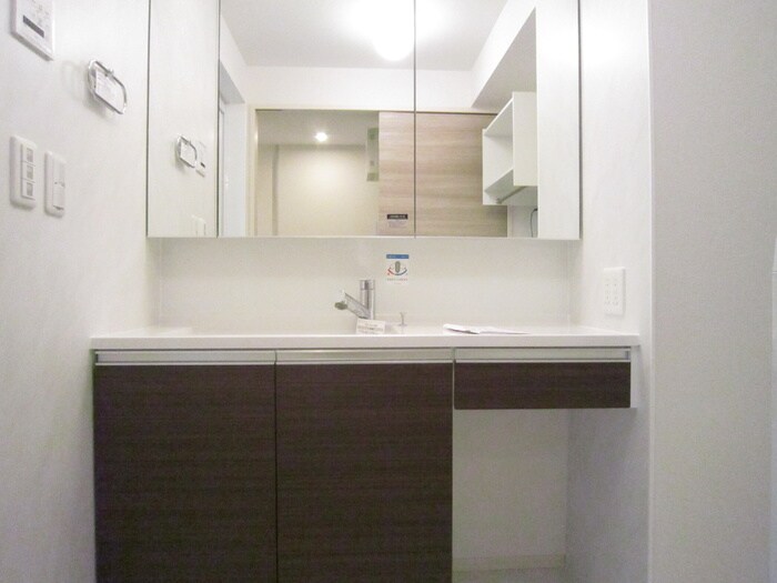 物件内観写真17　(洗面)