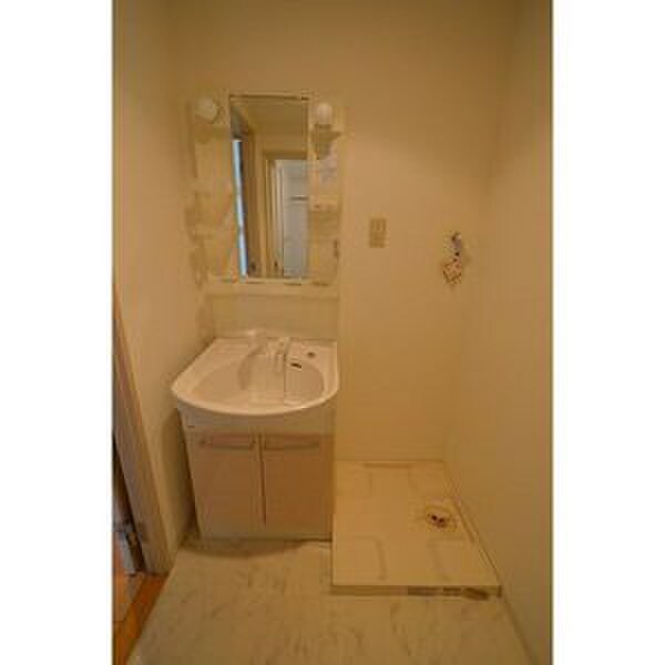 物件内観写真9　(洗面)