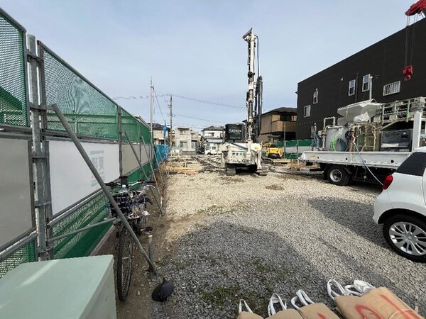建築中