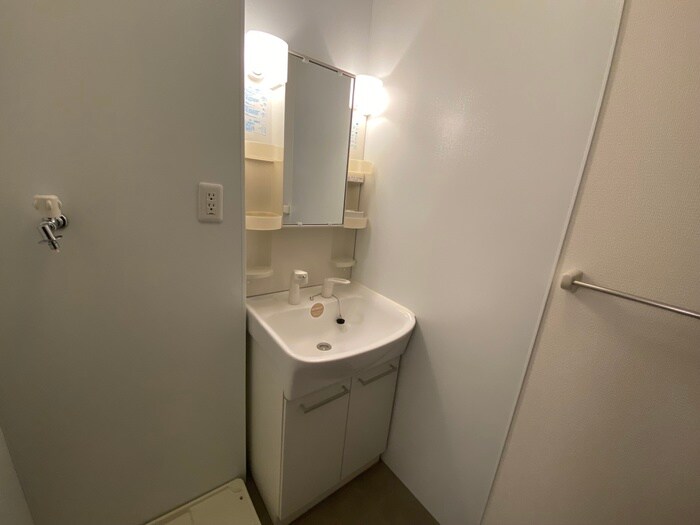 物件内観写真11　(洗面)