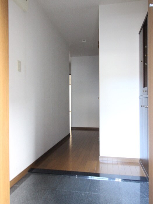 物件内観写真7　(玄関)