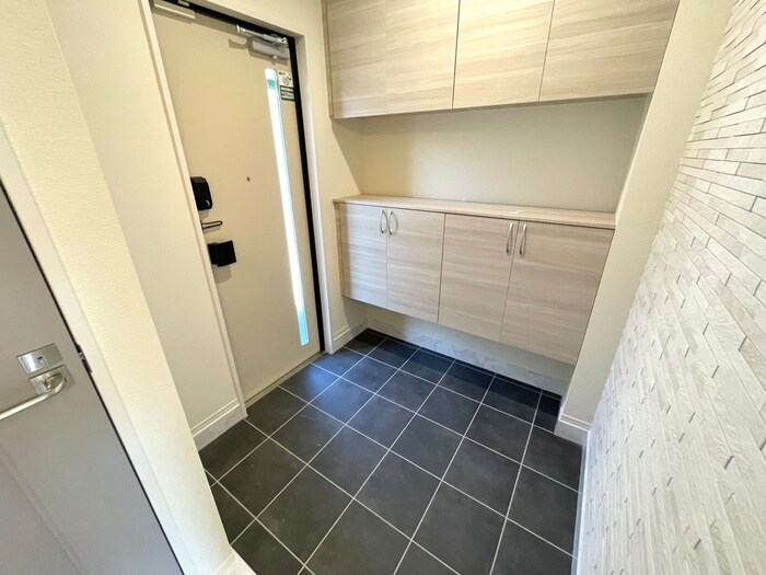 物件内観写真18　(玄関)