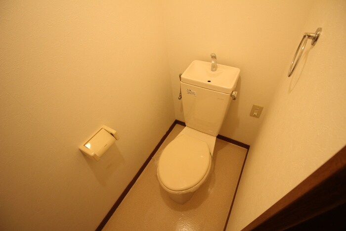 物件内観写真12　(トイレ)