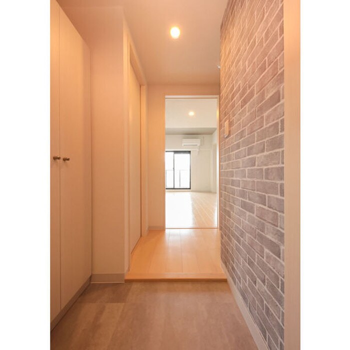 物件内観写真7　(玄関)