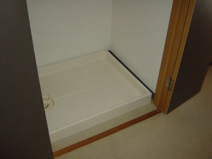 物件内観写真13　(洗濯機置場)