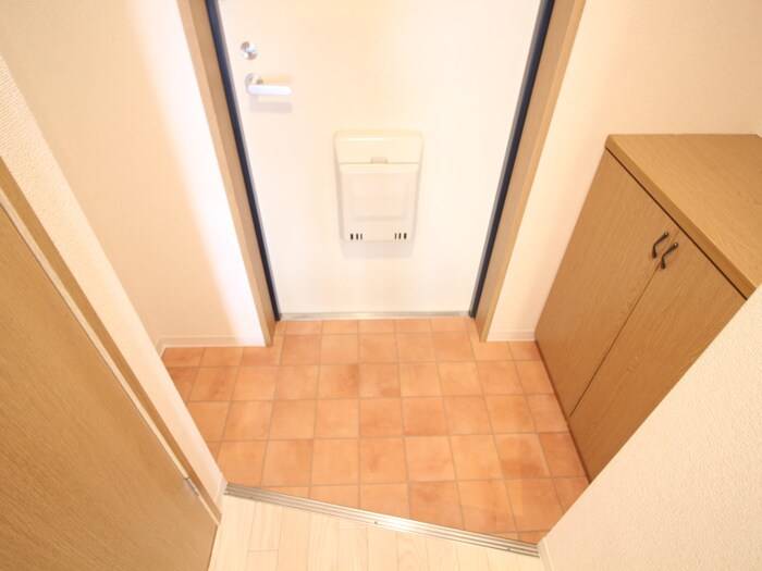 物件内観写真14　(玄関)