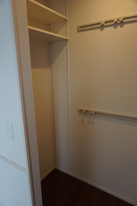 物件内観写真6　(収納)