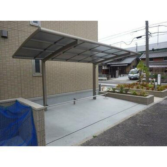 物件外観写真4　(駐輪場)