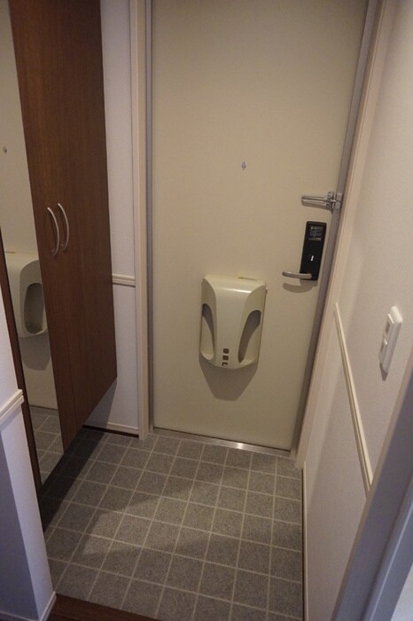 物件内観写真14　(玄関)