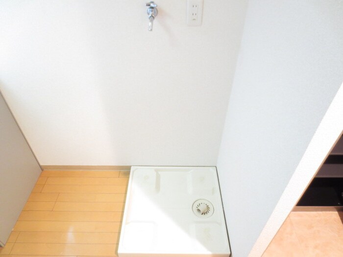 物件内観写真9　(洗濯機置場)