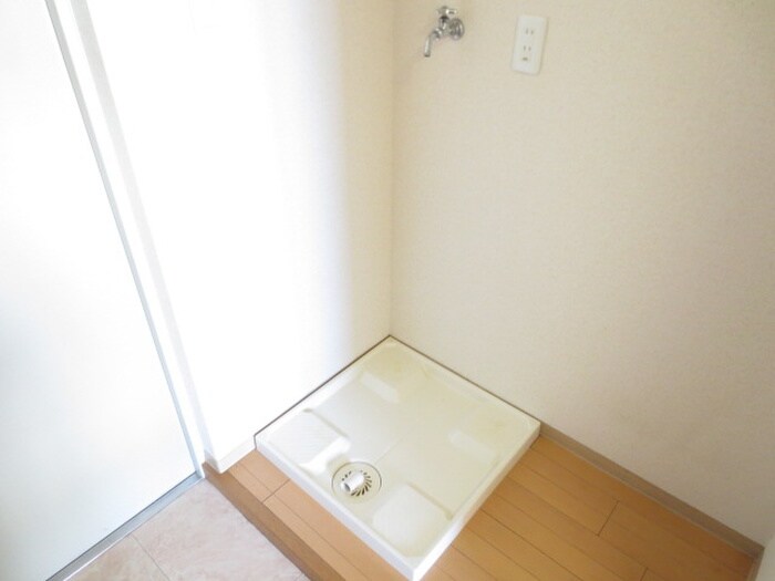 物件内観写真9　(洗濯機置場)