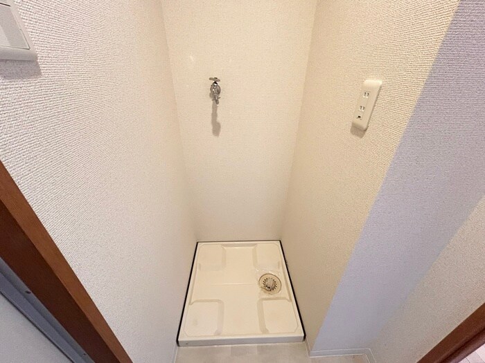 物件内観写真18　(洗濯機置場)