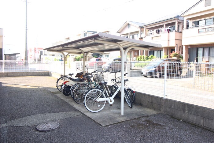 物件外観写真3　(駐輪場)
