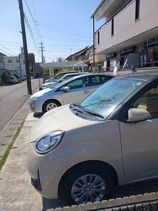 物件外観写真2　(駐車場)