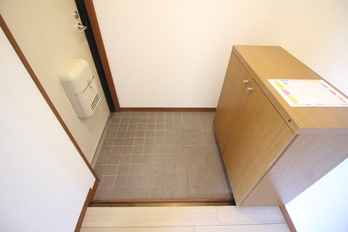 物件内観写真7　(玄関)