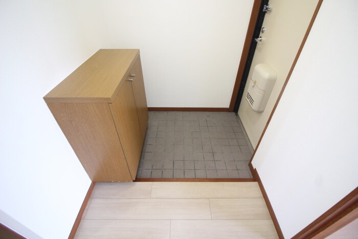 物件内観写真7　(玄関)