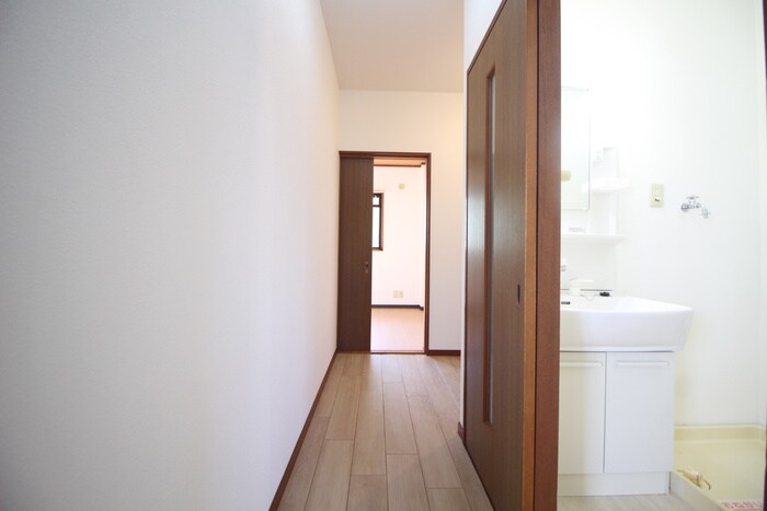 物件内観写真19　(廊下)