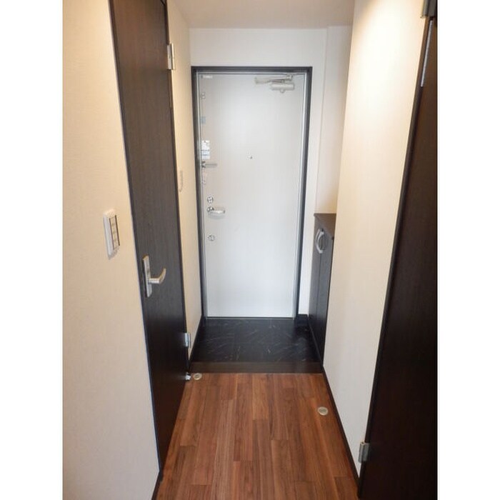 物件内観写真16　(玄関)