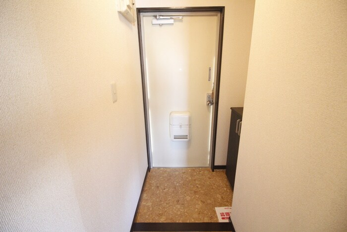 物件内観写真14　(玄関)