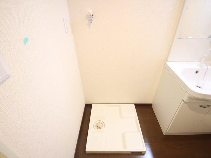 物件内観写真13　(洗濯機置場)