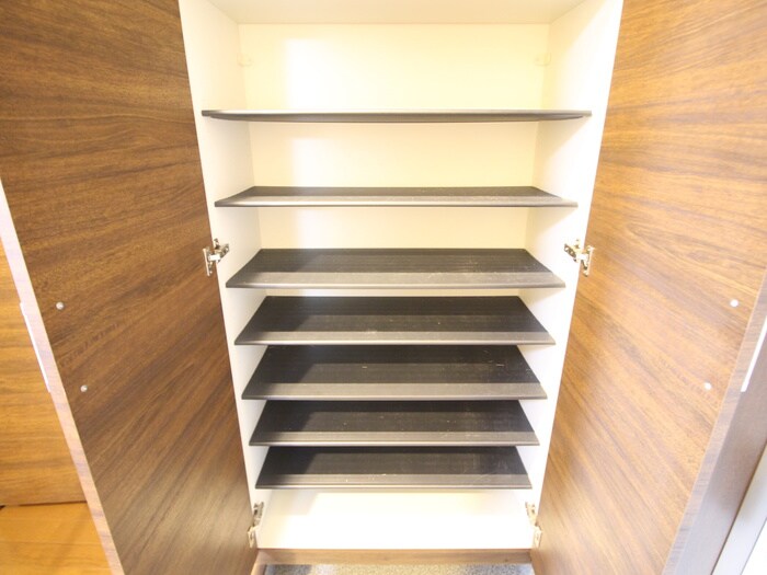 物件内観写真18　(靴箱)