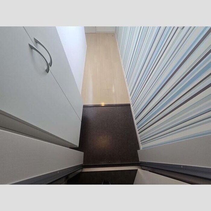 物件内観写真5　(玄関)